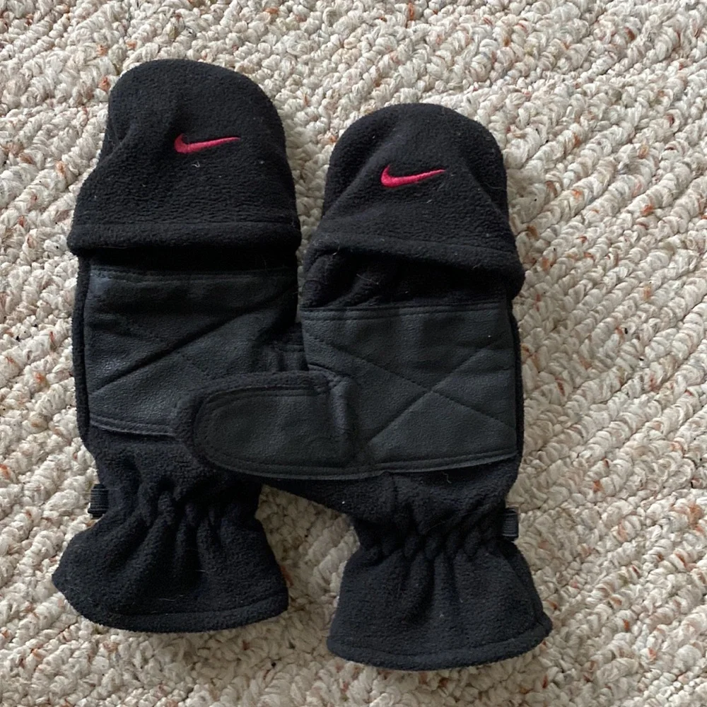 Nike kids gloves/mittens